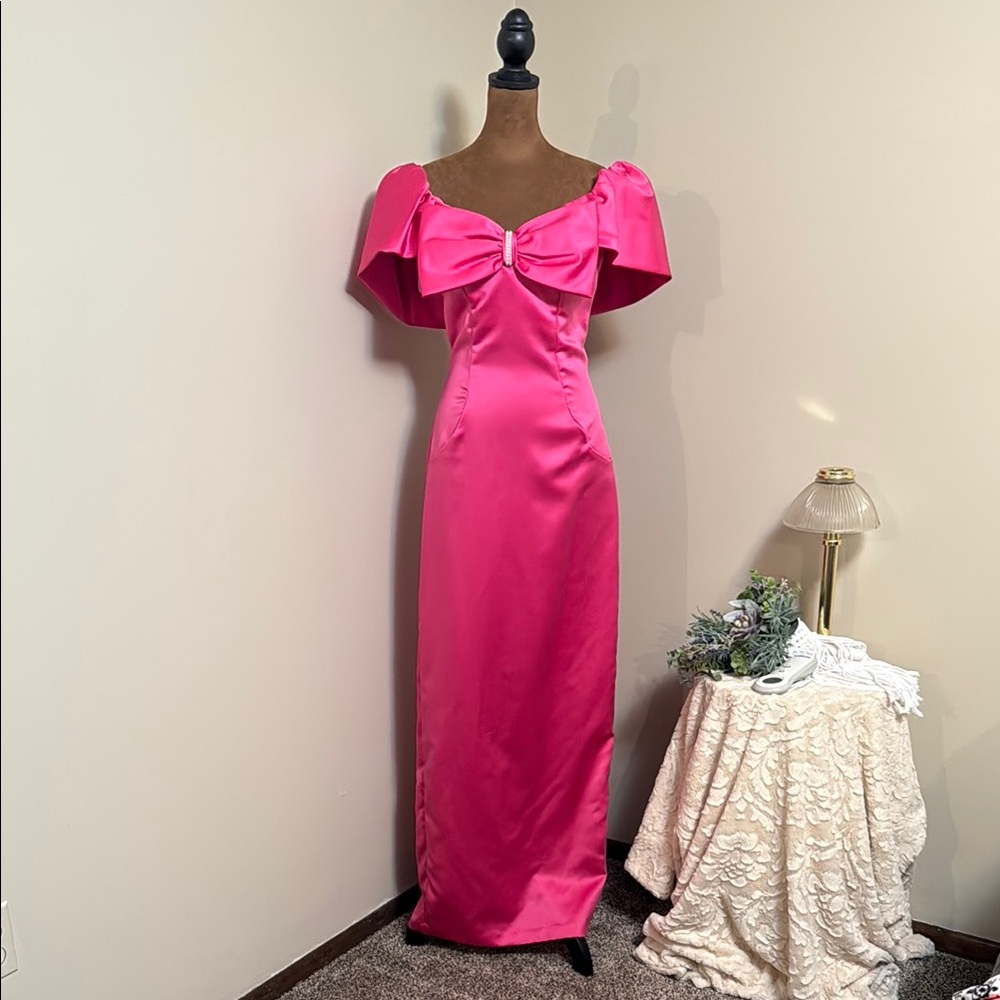 Vintage 90s Pink Material Girl/Barbie Off-Shoulder Dress